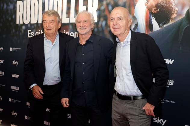 Wolfgang Niersbach, Rudi Völler and Bernd Neuendorf at the premiere of the Sky documentary Rudi Völler There is only one at the Gibson Club Frankfurt am Main, 29 09 2025 Foto:xP.xBackx xFuturexImagex voeller_5909