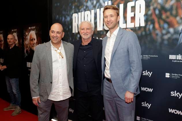 Fernando Carro, Rudi Völler and Simon Rolfes at the premiere of the Sky documentary Rudi Völler There is only one at the Gibson Club Frankfurt am Main, 29 09 2025 Foto:xP.xBackx xFuturexImagex voeller_5911