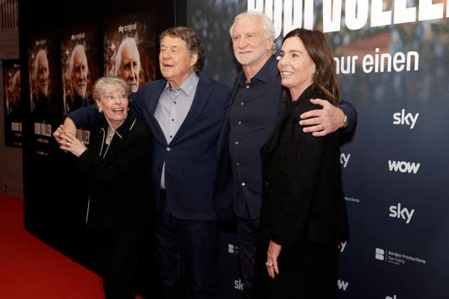 Beate Rehhagel, Otto Rehhagel, Rudi Völler and Sabrina Völler at the premiere of the Sky documentary Rudi Völler There is only one at the Gibson Club Frankfurt am Main, 29 09 2025 Foto:xP.xBackx xFuturexImagex voeller_5937