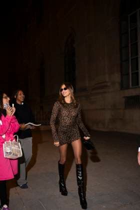 Hailey Bieber leaves the Loulou club during Paris Fashion Week on September 29, 2025 Perusseau Da Silva Bestimage Hailey Bieber leaves the Loulou club during Paris Fashion Week on September 29, 2025 Paris France  Copyright: xTizianoxDaxSilvax-xPierrexPerusseaux xBestimagexTizianoxDaxSilvax-xPierrexPerusseaux xBestimagex