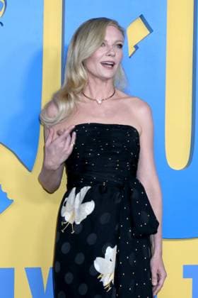 September 29, 2025, Los Angeles, Ca, USA: LOS ANGELES - SEP 29: Kirsten Dunst at the The Roofman LA Premiere at the Paramount Studios on September 29, 2025 in Los Angeles, CA Los Angeles USA - ZUMAnc22 20250929_zaa_nc22_030 Copyright: xKathyxHutchinsx