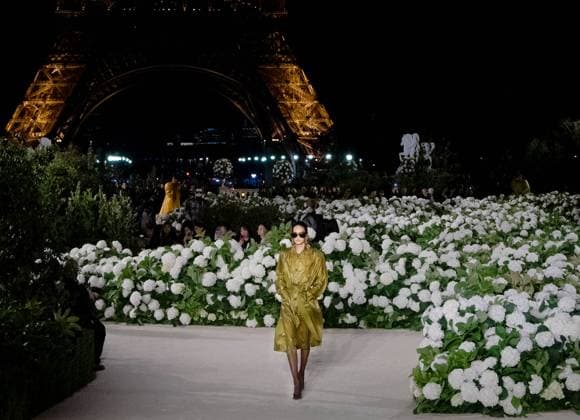 Paris fashion week Womenwear sprint summmer SAINT LAURENT sylvie lefort photography MAXPPP 29 09 2025 @sylvie Lefort Photography MAXPPP 29 09 25 Models present creations from the SPRINT SUMMER 2025 2026 Womenswear collection by SAINT LAURENT during the Paris Fashion Week, in Paris, France 29th September 2025 The presentation of the Womens collections from september 29th to october 7th 25  Copyright: xMAXPPPxsylviexlefortxphotographyx LFR202509309921 LFR202509309921