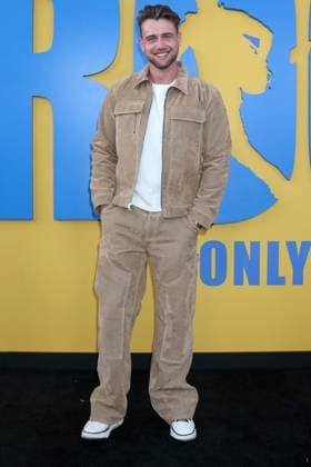September 29, 2025, Los Angeles, Ca, USA: LOS ANGELES - SEP 29: Harry Jowsey at the The Roofman LA Premiere at the Paramount Studios on September 29, 2025 in Los Angeles, CA Los Angeles USA - ZUMAnc22 20250929_zaa_nc22_060 Copyright: xKathyxHutchinsx