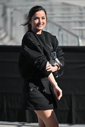 PFW Louis Vuitton Outside Arrivals Ana De Armas arriving at Louis Vuitton Fashion Show during Paris Fashion Week in Paris, France on September 30, 2025. Photo by Julien Reynaud APS-Medias ABACAPRESS.COM Paris France  Copyright: xReynaudxJulien APS-Medias ABACAx