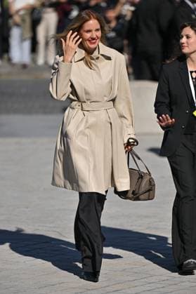 PFW Louis Vuitton Outside Arrivals Justine Triet arriving at Louis Vuitton Fashion Show during Paris Fashion Week in Paris, France on September 30, 2025. Photo by Julien Reynaud APS-Medias ABACAPRESS.COM Paris France  Copyright: xReynaudxJulien APS-Medias ABACAx