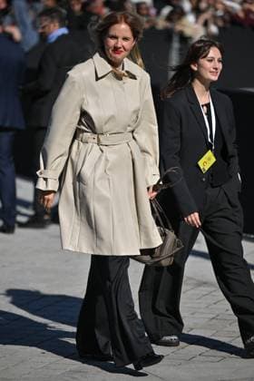 PFW Louis Vuitton Outside Arrivals Justine Triet arriving at Louis Vuitton Fashion Show during Paris Fashion Week in Paris, France on September 30, 2025. Photo by Julien Reynaud APS-Medias ABACAPRESS.COM Paris France  Copyright: xReynaudxJulien APS-Medias ABACAx