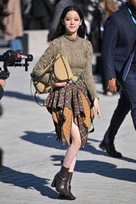 PFW Louis Vuitton Outside Arrivals Ouyang Nana arriving at Louis Vuitton Fashion Show during Paris Fashion Week in Paris, France on September 30, 2025. Photo by Julien Reynaud APS-Medias ABACAPRESS.COM Paris France  Copyright: xReynaudxJulien APS-Medias ABACAx