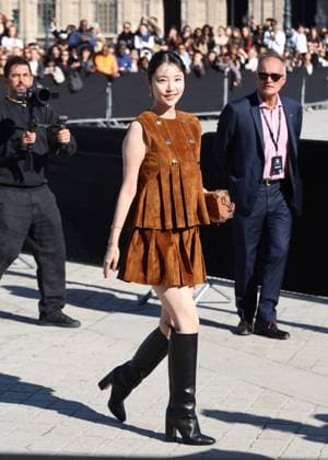 Yuka Kouri arrives at the Louis Vuitton Collection Femme Prêt à Porter Printemps Eté 2026 fashion show as part of Paris Fashion Week PFW in the Cour Carrée du Louvre, Paris, France, on September 30, 2025 Denis Guignebourg Bestimage Arrivals at the Louis Vuitton fashion show as part of Spring Summer 2026 Paris Fashion Week held at The Louvre in Paris, France, on September 30, 2025 Paris France  Copyright: xDenisxGuignebourgx xBestimagexDenisxGuignebourgx xBestimagex
