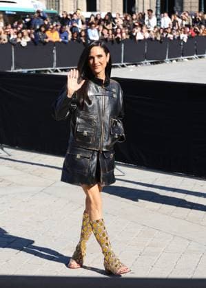 Jennifer Connelly arrives at the Louis Vuitton Collection Femme Prêt à Porter Printemps Eté 2026 fashion show as part of Paris Fashion Week PFW at the Cour Carrée du Louvre in Paris, France, on September 30, 2025 Denis Guignebourg Bestimage Arrivals at the Louis Vuitton fashion show as part of Spring Summer 2026 Paris Fashion Week held at The Louvre in Paris, France, on September 30, 2025 Paris France  Copyright: xDenisxGuignebourgx xBestimagexDenisxGuignebourgx xBestimagex