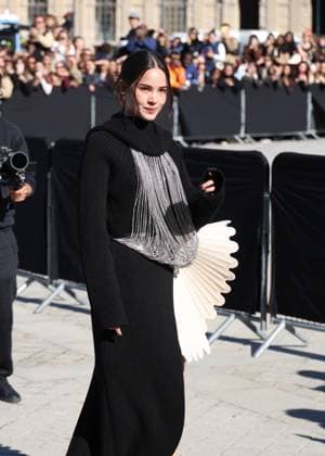Urassaya Sperbund arrives at the Louis Vuitton Collection Femme Prêt à Porter Printemps Eté 2026 show at the Paris Fashion Week PFW in the Cour Carrée du Louvre, Paris, France, on September 30, 2025 Denis Guignebourg Bestimage Arrivals at the Louis Vuitton fashion show as part of Spring Summer 2026 Paris Fashion Week held at The Louvre in Paris, France, on September 30, 2025 Paris France  Copyright: xDenisxGuignebourgx xBestimagexDenisxGuignebourgx xBestimagex