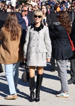 Marina Foïs arrives at the Louis Vuitton Collection Femme Prêt à Porter Printemps Eté 2026 fashion show as part of Paris Fashion Week PFW in the Cour Carrée du Louvre, Paris, France, on September 30, 2025 Denis Guignebourg Bestimage Arrivals at the Louis Vuitton fashion show as part of Spring Summer 2026 Paris Fashion Week held at The Louvre in Paris, France, on September 30, 2025 Paris France  Copyright: xDenisxGuignebourgx xBestimagexDenisxGuignebourgx xBestimagex