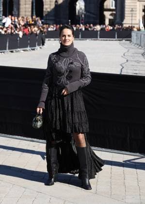 Noémie Merlant arrives at the Louis Vuitton Collection Femme Prêt à Porter Printemps Eté 2026 fashion show as part of Paris Fashion Week PFW in the Cour Carrée du Louvre, Paris, France, on September 30, 2025 Denis Guignebourg Bestimage Arrivals at the Louis Vuitton fashion show as part of Spring Summer 2026 Paris Fashion Week held at The Louvre in Paris, France, on September 30, 2025 Paris France  Copyright: xDenisxGuignebourgx xBestimagexDenisxGuignebourgx xBestimagex