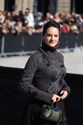 Noémie Merlant arrives at the Louis Vuitton Collection Femme Prêt à Porter Printemps Eté 2026 fashion show as part of Paris Fashion Week PFW in the Cour Carrée du Louvre, Paris, France, on September 30, 2025 Denis Guignebourg Bestimage Arrivals at the Louis Vuitton fashion show as part of Spring Summer 2026 Paris Fashion Week held at The Louvre in Paris, France, on September 30, 2025 Paris France  Copyright: xDenisxGuignebourgx xBestimagexDenisxGuignebourgx xBestimagex