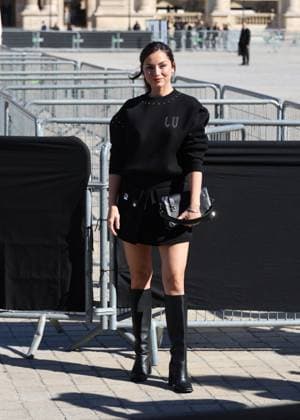 Ana de Armas arrives at the Louis Vuitton Collection Femme Prêt à Porter Printemps Eté 2026 show at the Paris Fashion Week PFW in the Cour Carrée du Louvre, Paris, France, on September 30, 2025 Denis Guignebourg Bestimage Arrivals at the Louis Vuitton fashion show as part of Spring Summer 2026 Paris Fashion Week held at The Louvre in Paris, France, on September 30, 2025 Paris France  Copyright: xDenisxGuignebourgx xBestimagexDenisxGuignebourgx xBestimagex