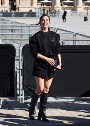 Ana de Armas arrives at the Louis Vuitton Collection Femme Prêt à Porter Printemps Eté 2026 show at the Paris Fashion Week PFW in the Cour Carrée du Louvre, Paris, France, on September 30, 2025 Denis Guignebourg Bestimage Arrivals at the Louis Vuitton fashion show as part of Spring Summer 2026 Paris Fashion Week held at The Louvre in Paris, France, on September 30, 2025 Paris France  Copyright: xDenisxGuignebourgx xBestimagexDenisxGuignebourgx xBestimagex