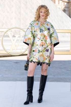 Emma Laird at the photocall of the Vuitton Fashion Show, Spring Summer 2026 Collection as part of Paris Fashion Week PFW in the Cour Carrée du Louvre, Paris, France, September 30th, 2025 Olivier Borde Bestimage Photocall of the Vuitton Fashion Show, Spring Summer 2026 Collection as part of Paris Fashion Week, France, September 30th, 2025 Paris France  Copyright: xOLIVIERxBORDEx xBESTIMAGExOLIVIERxBORDEx xBESTIMAGEx