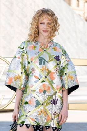 Emma Laird at the photocall of the Vuitton Fashion Show, Spring Summer 2026 Collection as part of Paris Fashion Week PFW in the Cour Carrée du Louvre, Paris, France, September 30th, 2025 Olivier Borde Bestimage Photocall of the Vuitton Fashion Show, Spring Summer 2026 Collection as part of Paris Fashion Week, France, September 30th, 2025 Paris France  Copyright: xOLIVIERxBORDEx xBESTIMAGExOLIVIERxBORDEx xBESTIMAGEx