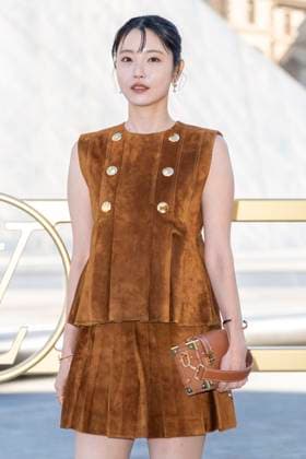 Yuka Kouri at the photocall of the Vuitton Fashion Show, Spring Summer 2026 Collection as part of Paris Fashion Week PFW in the Cour Carrée du Louvre, Paris, France, September 30th, 2025 Olivier Borde Bestimage Photocall of the Vuitton Fashion Show, Spring Summer 2026 Collection as part of Paris Fashion Week, France, September 30th, 2025 Paris France  Copyright: xOLIVIERxBORDEx xBESTIMAGExOLIVIERxBORDEx xBESTIMAGEx