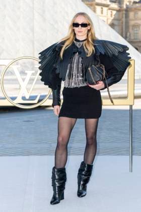 Sophie Turner at the photocall of the Vuitton Fashion Show, Spring Summer 2026 Collection as part of Paris Fashion Week PFW in the Cour Carrée du Louvre, Paris, France, September 30th, 2025 Olivier Borde Bestimage Photocall of the Vuitton Fashion Show, Spring Summer 2026 Collection as part of Paris Fashion Week, France, September 30th, 2025 Paris France  Copyright: xOLIVIERxBORDEx xBESTIMAGExOLIVIERxBORDEx xBESTIMAGEx