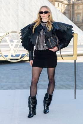 Sophie Turner at the photocall of the Vuitton Fashion Show, Spring Summer 2026 Collection as part of Paris Fashion Week PFW in the Cour Carrée du Louvre, Paris, France, September 30th, 2025 Olivier Borde Bestimage Photocall of the Vuitton Fashion Show, Spring Summer 2026 Collection as part of Paris Fashion Week, France, September 30th, 2025 Paris France  Copyright: xOLIVIERxBORDEx xBESTIMAGExOLIVIERxBORDEx xBESTIMAGEx