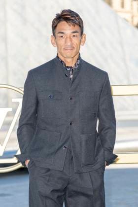 Hidetoshi Nakata at the photocall of the Vuitton Fashion Show, Spring Summer 2026 Collection as part of Paris Fashion Week PFW in the Cour Carrée du Louvre, Paris, France, September 30th, 2025 Olivier Borde Bestimage Photocall of the Vuitton Fashion Show, Spring Summer 2026 Collection as part of Paris Fashion Week, France, September 30th, 2025 Paris France  Copyright: xOLIVIERxBORDEx xBESTIMAGExOLIVIERxBORDEx xBESTIMAGEx