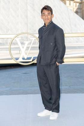 Hidetoshi Nakata at the photocall of the Vuitton Fashion Show, Spring Summer 2026 Collection as part of Paris Fashion Week PFW in the Cour Carrée du Louvre, Paris, France, September 30th, 2025 Olivier Borde Bestimage Photocall of the Vuitton Fashion Show, Spring Summer 2026 Collection as part of Paris Fashion Week, France, September 30th, 2025 Paris France  Copyright: xOLIVIERxBORDEx xBESTIMAGExOLIVIERxBORDEx xBESTIMAGEx