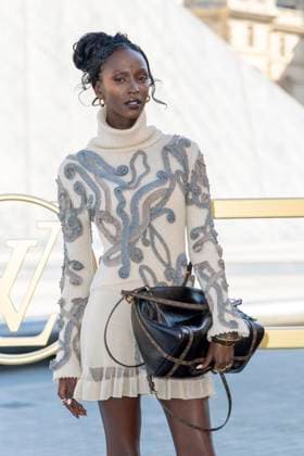 Lous, the Yakuza at the photocall of the Vuitton Fashion Show, Spring Summer 2026 Collection as part of Paris Fashion Week PFW in the Cour Carrée du Louvre, Paris, France, September 30th, 2025 Olivier Borde Bestimage Photocall of the Vuitton Fashion Show, Spring Summer 2026 Collection as part of Paris Fashion Week, France, September 30th, 2025 Paris France Copyright: xOLIVIERxBORDEx xBESTIMAGExOLIVIERxBORDEx xBESTIMAGEx