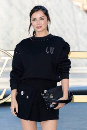 Ana de Armas at the photocall of the Vuitton Fashion Show, Spring Summer 2026 Collection as part of Paris Fashion Week PFW in the Cour Carrée du Louvre, Paris, France, September 30th, 2025 Olivier Borde Bestimage Photocall of the Vuitton Fashion Show, Spring Summer 2026 Collection as part of Paris Fashion Week, France, September 30th, 2025 Paris France  Copyright: xOLIVIERxBORDEx xBESTIMAGExOLIVIERxBORDEx xBESTIMAGEx