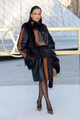 Amina Muaddi at the photocall of the Vuitton Fashion Show, Spring Summer 2026 Collection as part of Paris Fashion Week PFW in the Cour Carrée du Louvre, Paris, France, September 30th, 2025 Olivier Borde Bestimage Photocall of the Vuitton Fashion Show, Spring Summer 2026 Collection as part of Paris Fashion Week, France, September 30th, 2025 Paris France  Copyright: xOLIVIERxBORDEx xBESTIMAGExOLIVIERxBORDEx xBESTIMAGEx