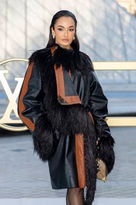 Amina Muaddi at the photocall of the Vuitton Fashion Show, Spring Summer 2026 Collection as part of Paris Fashion Week PFW in the Cour Carrée du Louvre, Paris, France, September 30th, 2025 Olivier Borde Bestimage Photocall of the Vuitton Fashion Show, Spring Summer 2026 Collection as part of Paris Fashion Week, France, September 30th, 2025 Paris France  Copyright: xOLIVIERxBORDEx xBESTIMAGExOLIVIERxBORDEx xBESTIMAGEx