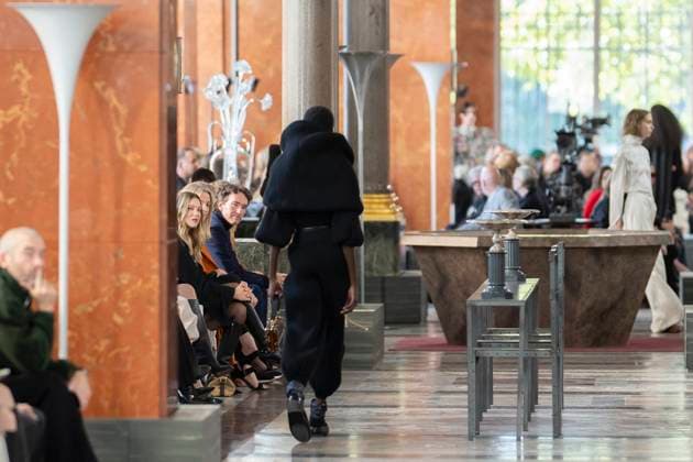 PFW - Louis Vuitton Front Row Lea Seydoux, Delphine Arnault and Antoine Arnault Louis Vuitton fashion show for the Women Ready-to-wear Spring-Summer 2026 collection as part of the Paris Fashion Week, in Paris on September 30, 2025.Photo by Eliot Blondet ABACAPRESS.COM Paris France France  Copyright: xBlondetxEliot ABACAx