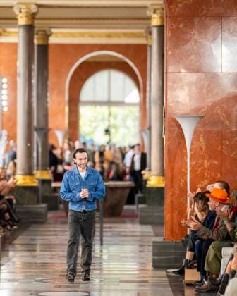 PFW - Louis Vuitton Runway French-Belgian fashion designer Nicolas Ghesquiere acknowledges the audience at the end of the Louis Vuitton s fashion show for the Women Ready-to-wear Spring-Summer 2026 collection as part of the Paris Fashion Week, in Paris on September 30, 2025. Photo by Eliot Blondet ABACAPRESS.COM Paris France France  Copyright: xBlondetxEliot ABACAx
