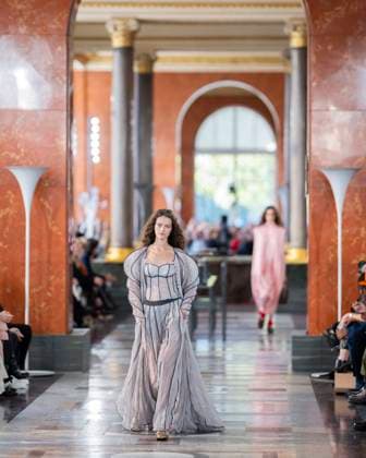 PFW - Louis Vuitton Runway A model presents a creation by Louis Vuitton for the Women Ready-to-wear Spring-Summer 2026 collection as part of the Paris Fashion Week, in Paris on September 30, 2025.Photo by Eliot Blondet ABACAPRESS.COM Paris France France  Copyright: xBlondetxEliot ABACAx