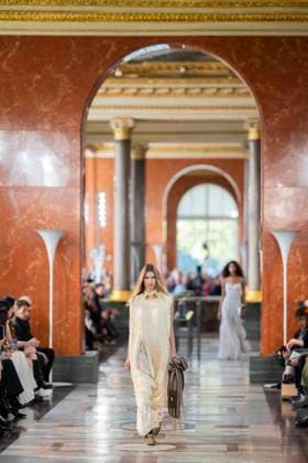 PFW - Louis Vuitton Runway A model presents a creation by Louis Vuitton for the Women Ready-to-wear Spring-Summer 2026 collection as part of the Paris Fashion Week, in Paris on September 30, 2025.Photo by Eliot Blondet ABACAPRESS.COM Paris France France  Copyright: xBlondetxEliot ABACAx