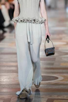 PFW - Louis Vuitton Runway A model presents a creation by Louis Vuitton for the Women Ready-to-wear Spring-Summer 2026 collection as part of the Paris Fashion Week, in Paris on September 30, 2025.Photo by Eliot Blondet ABACAPRESS.COM Paris France France  Copyright: xBlondetxEliot ABACAx
