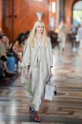 PFW - Louis Vuitton Runway A model presents a creation by Louis Vuitton for the Women Ready-to-wear Spring-Summer 2026 collection as part of the Paris Fashion Week, in Paris on September 30, 2025.Photo by Eliot Blondet ABACAPRESS.COM Paris France France  Copyright: xBlondetxEliot ABACAx