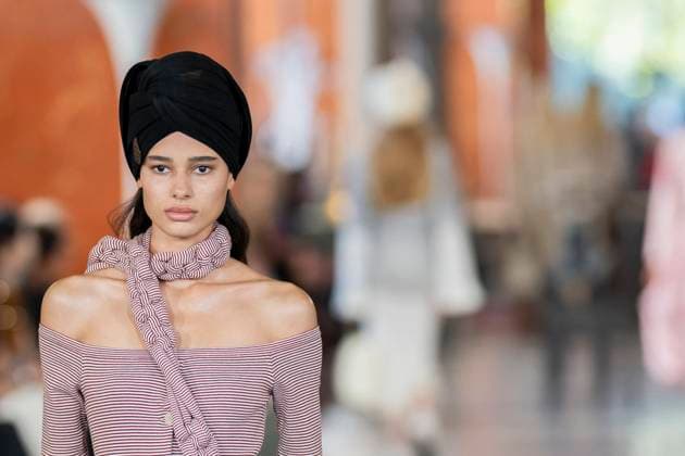 PFW - Louis Vuitton Runway A model presents a creation by Louis Vuitton for the Women Ready-to-wear Spring-Summer 2026 collection as part of the Paris Fashion Week, in Paris on September 30, 2025.Photo by Eliot Blondet ABACAPRESS.COM Paris France France  Copyright: xBlondetxEliot ABACAx