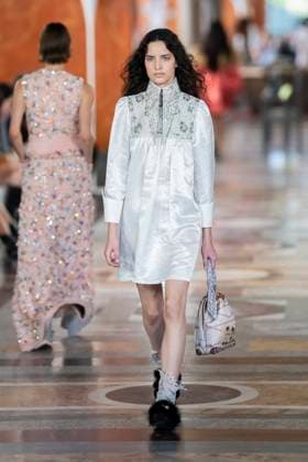 PFW - Louis Vuitton Runway A model presents a creation by Louis Vuitton for the Women Ready-to-wear Spring-Summer 2026 collection as part of the Paris Fashion Week, in Paris on September 30, 2025.Photo by Eliot Blondet ABACAPRESS.COM Paris France France  Copyright: xBlondetxEliot ABACAx
