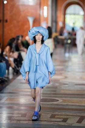 PFW - Louis Vuitton Runway A model presents a creation by Louis Vuitton for the Women Ready-to-wear Spring-Summer 2026 collection as part of the Paris Fashion Week, in Paris on September 30, 2025.Photo by Eliot Blondet ABACAPRESS.COM Paris France France  Copyright: xBlondetxEliot ABACAx