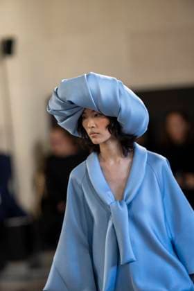 PFW - Louis Vuitton Runway A model presents a creation by Louis Vuitton for the Women Ready-to-wear Spring-Summer 2026 collection as part of the Paris Fashion Week, in Paris on September 30, 2025.Photo by Eliot Blondet ABACAPRESS.COM Paris France France  Copyright: xBlondetxEliot ABACAx
