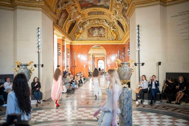 PFW - Louis Vuitton Runway A model presents a creation by Louis Vuitton for the Women Ready-to-wear Spring-Summer 2026 collection as part of the Paris Fashion Week, in Paris on September 30, 2025.Photo by Eliot Blondet ABACAPRESS.COM Paris France France  Copyright: xBlondetxEliot ABACAx