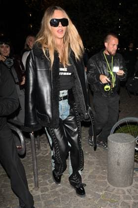 PFW Stella McCartney Outside Arrivals Cara Delevingne arriving at Stella McCartney Show during Paris Fashion Week in Paris, France on September 30, 2025. Photo by Julien Reynaud APS-Medias ABACAPRESS.COM Paris France  Copyright: xReynaudxJulien APS-Medias ABACAx