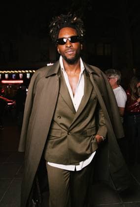 SaintJhn à larrivée du défilé Stella McCartney à paris le 30 septembre 2025 photographié par sam delpech SaintJhn At the arrival of the Stella McCartney show in Paris on September 30, 2025, photographed by Sam Delpech Paris France  Copyright: xSamxDelpechx xBestimagexSamxDelpechx xBestimagex