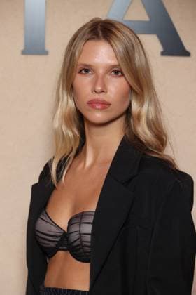 PFW - ETAM Photocall Guest attends the ETAM Womenswear Spring Summer 2026 show as part of Paris Fashion Week in Paris, France on September 25, 2025. Photo by Jerome Domine ABACAPRESS.COM France  Copyright: xDominexJerome ABACAx