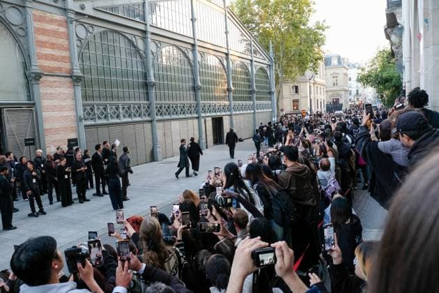 PFW - Celebs At Courreges Show General view at the Courreges fashion show as part of Spring Summer 2026 Paris Fashion Week held at Le Carreau du Temple on September 30, 2025 in Paris, France. Photo by Robin Psaila ABACAPRESS.COM Paris France  Copyright: xPsailaxRobin ABACAx