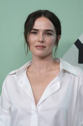September 30, 2025, New York, New York, USA: ZOEY DEUTCH attends the 63rd New York Film Festival Opening Night Red Carpet Premiere of Ã¢â‚¬ËœNouvelle VagueÃ¢â‚¬â ¢.Alice Tully Hall, Lincoln Center, NYC .September 30, 2025. New York USA - ZUMAms4_ 20250930_faf_ms4_005 Copyright: xSoniaxMoskowitzxGordonx