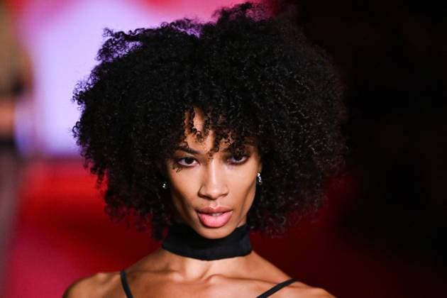 PFW Etam Runway A model walks the runway during the Etam Womenswear Spring Summer 2026 show as part of Paris Fashion Week in Paris, France on September 30, 2025. Photo by Aurore Marechal ABACAPRESS.COM Paris France  Copyright: xMarechalxAurore ABACAx