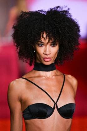 PFW Etam Runway A model walks the runway during the Etam Womenswear Spring Summer 2026 show as part of Paris Fashion Week in Paris, France on September 30, 2025. Photo by Aurore Marechal ABACAPRESS.COM Paris France  Copyright: xMarechalxAurore ABACAx