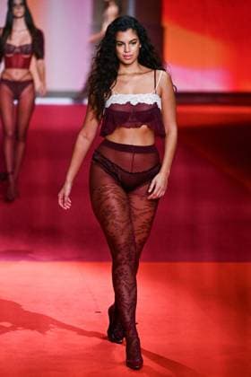 PFW Etam Runway A model walks the runway during the Etam Womenswear Spring Summer 2026 show as part of Paris Fashion Week in Paris, France on September 30, 2025. Photo by Aurore Marechal ABACAPRESS.COM Paris France  Copyright: xMarechalxAurore ABACAx