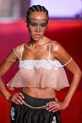 PFW Etam Runway A model walks the runway during the Etam Womenswear Spring Summer 2026 show as part of Paris Fashion Week in Paris, France on September 30, 2025. Photo by Aurore Marechal ABACAPRESS.COM Paris France  Copyright: xMarechalxAurore ABACAx
